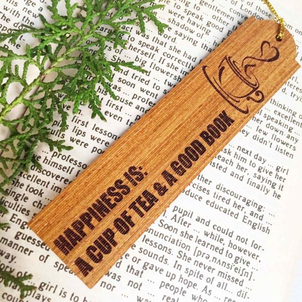 Дерев'яна закладка з цитатою Happiness